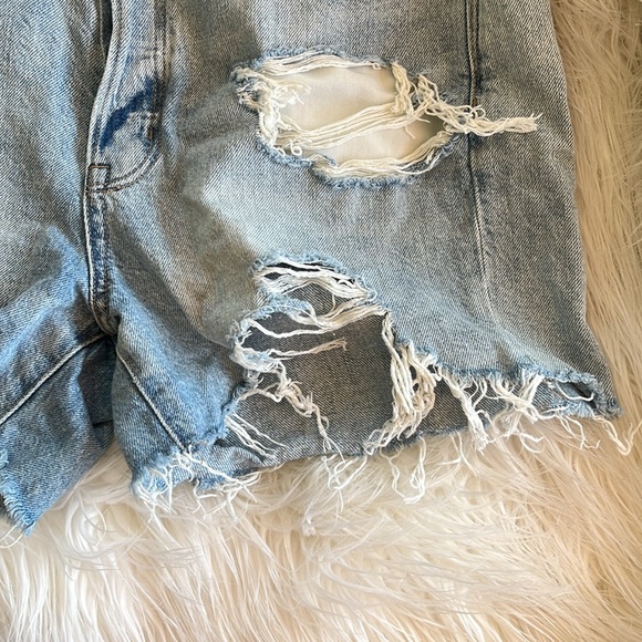 American Eagle 90s Boyfriend Shorts - Picture 3 of 8